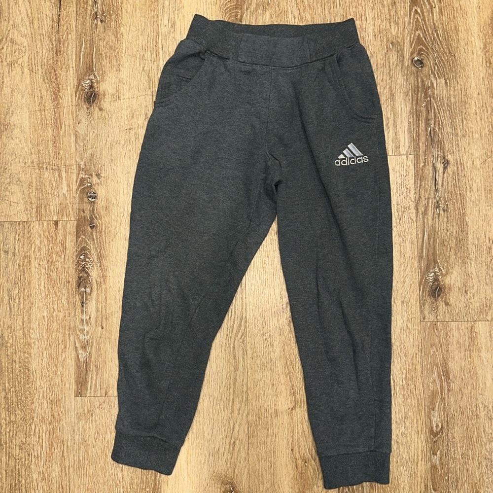 Grey Adidas Sweats Size Youth M (10/12)